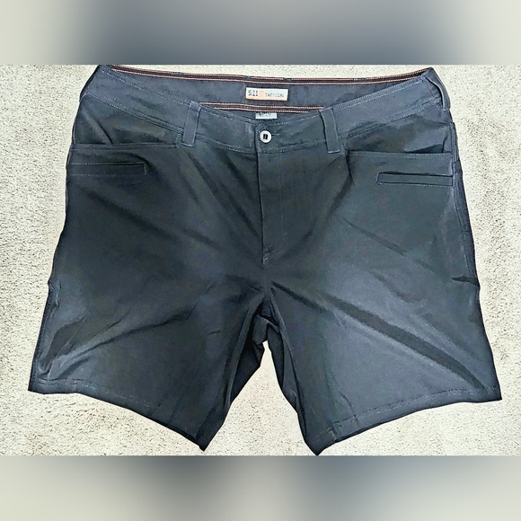 5.11 Tactical ICON 10" Short - Picture 2 of 8